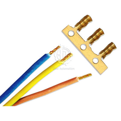 Le PLC automatique a commandé la machine de rabattement de connecteur de dents de requin